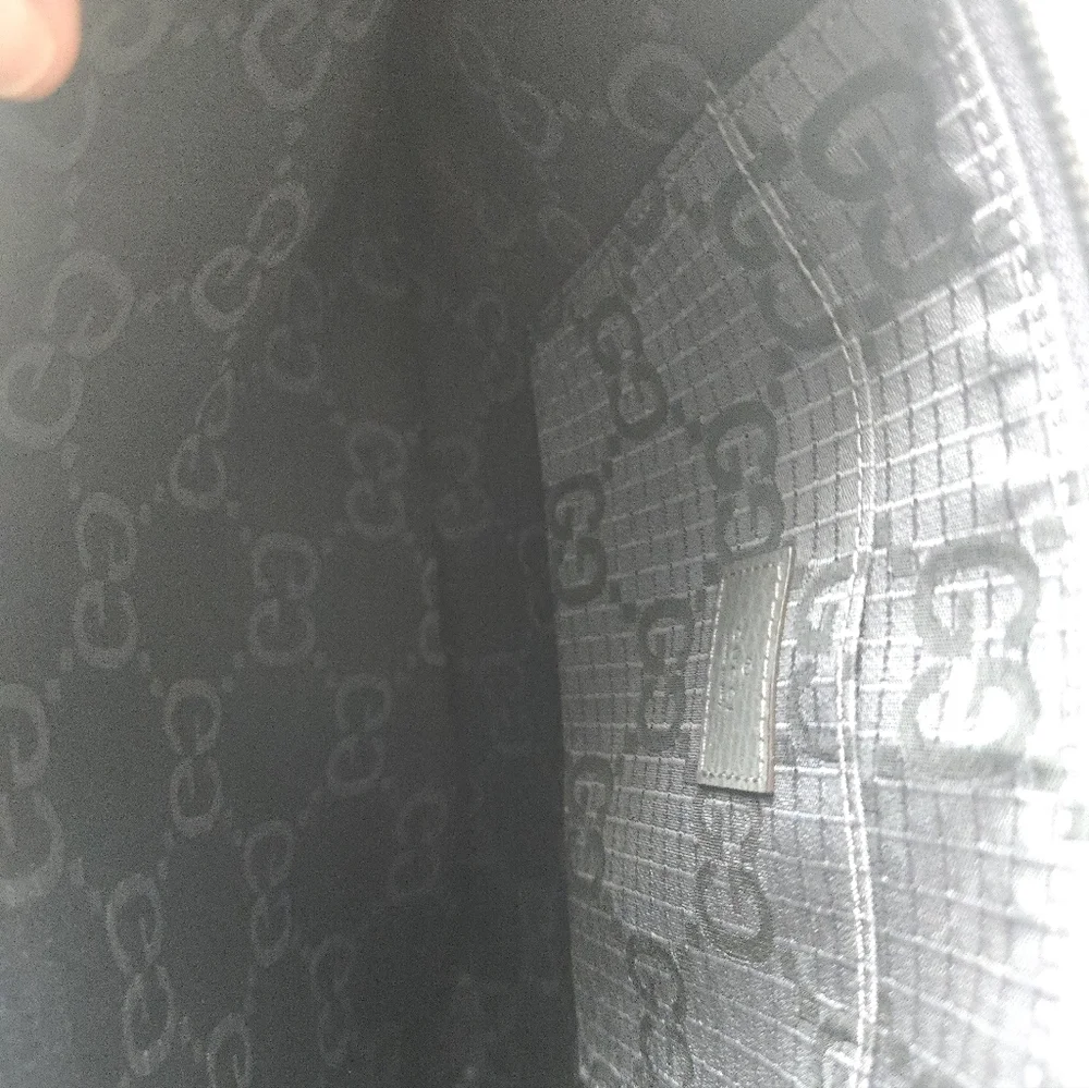 Gucci NWOT GG Monogram Ripstop Pouch Wristlet – Black Gray